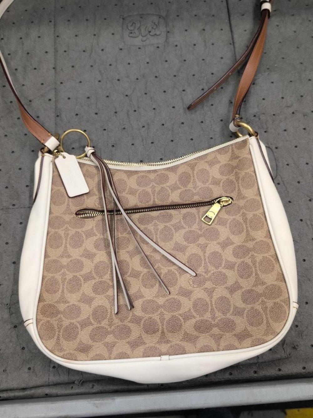 Coach Signature C Hobo Shoulder Bag Beige White Gold Hardware